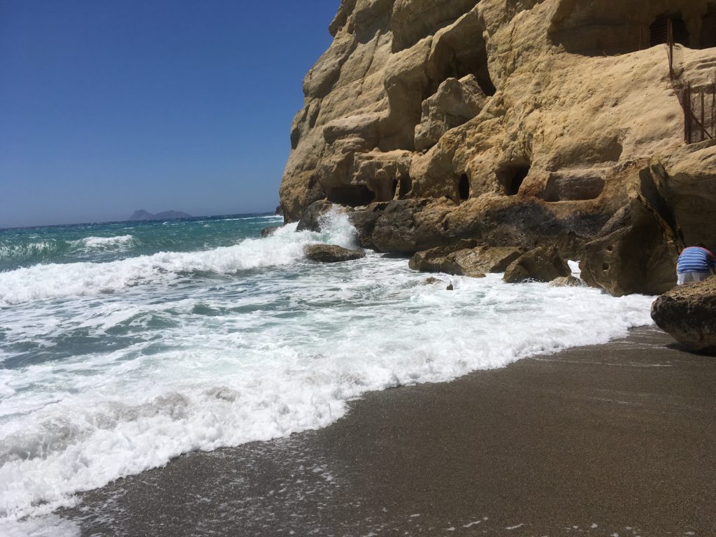 Wellen am Strand von Matala